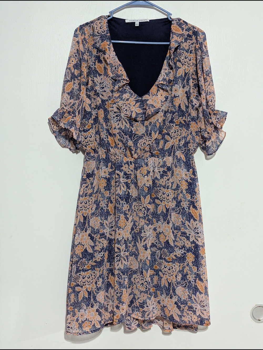 Collective Concepts Navy and Beige Floral V-Neck Dress